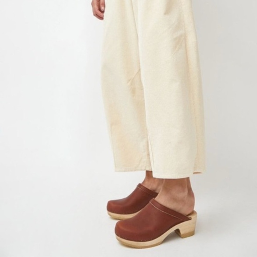 No. 6 Store Old School Clog Mid Heel Bourbon - Picture 3 of 8
